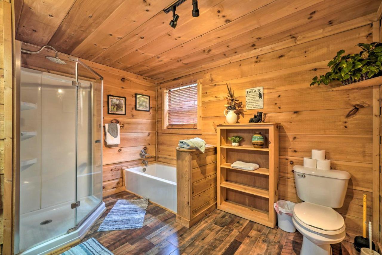 Sevierville Sanctuary Hot Tub, Pool Table And Deck! المظهر الخارجي الصورة