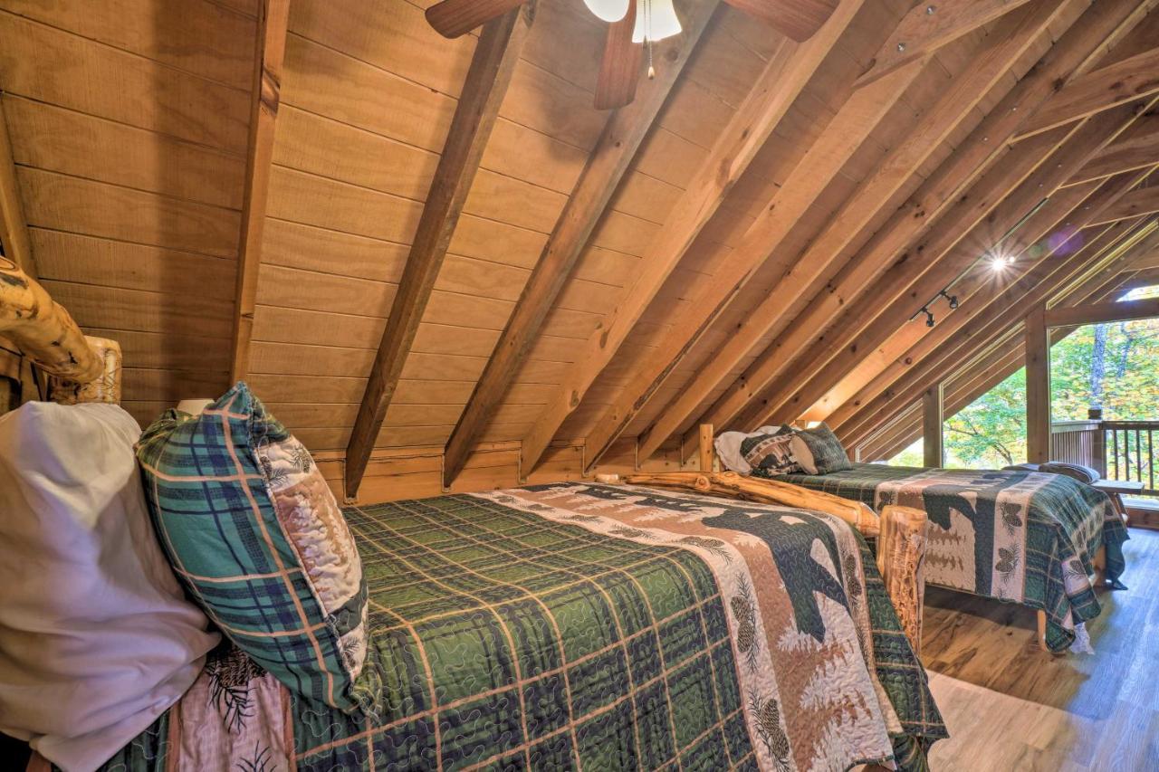 Sevierville Sanctuary Hot Tub, Pool Table And Deck! المظهر الخارجي الصورة