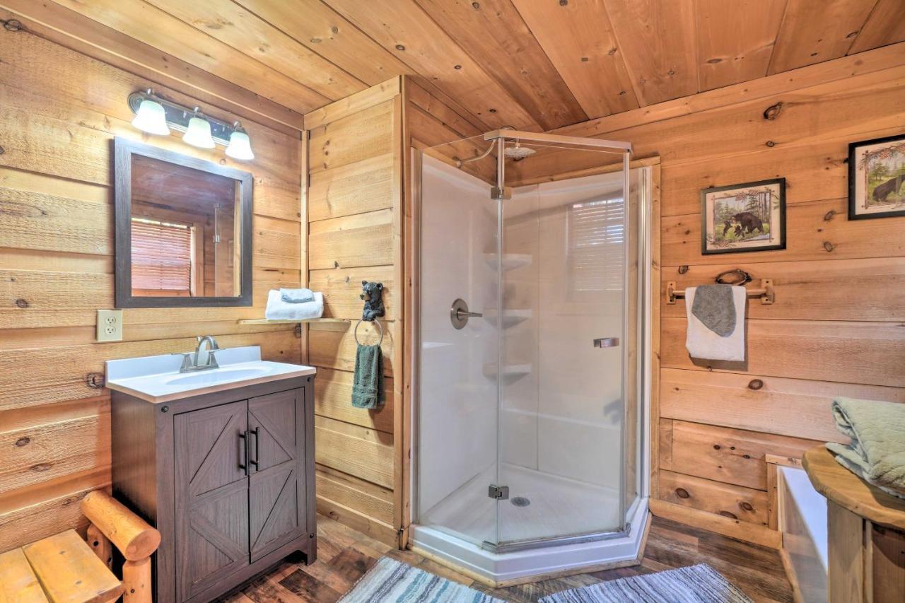 Sevierville Sanctuary Hot Tub, Pool Table And Deck! المظهر الخارجي الصورة