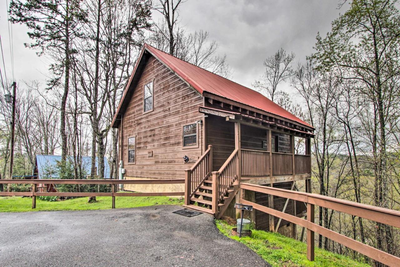 Sevierville Sanctuary Hot Tub, Pool Table And Deck! المظهر الخارجي الصورة