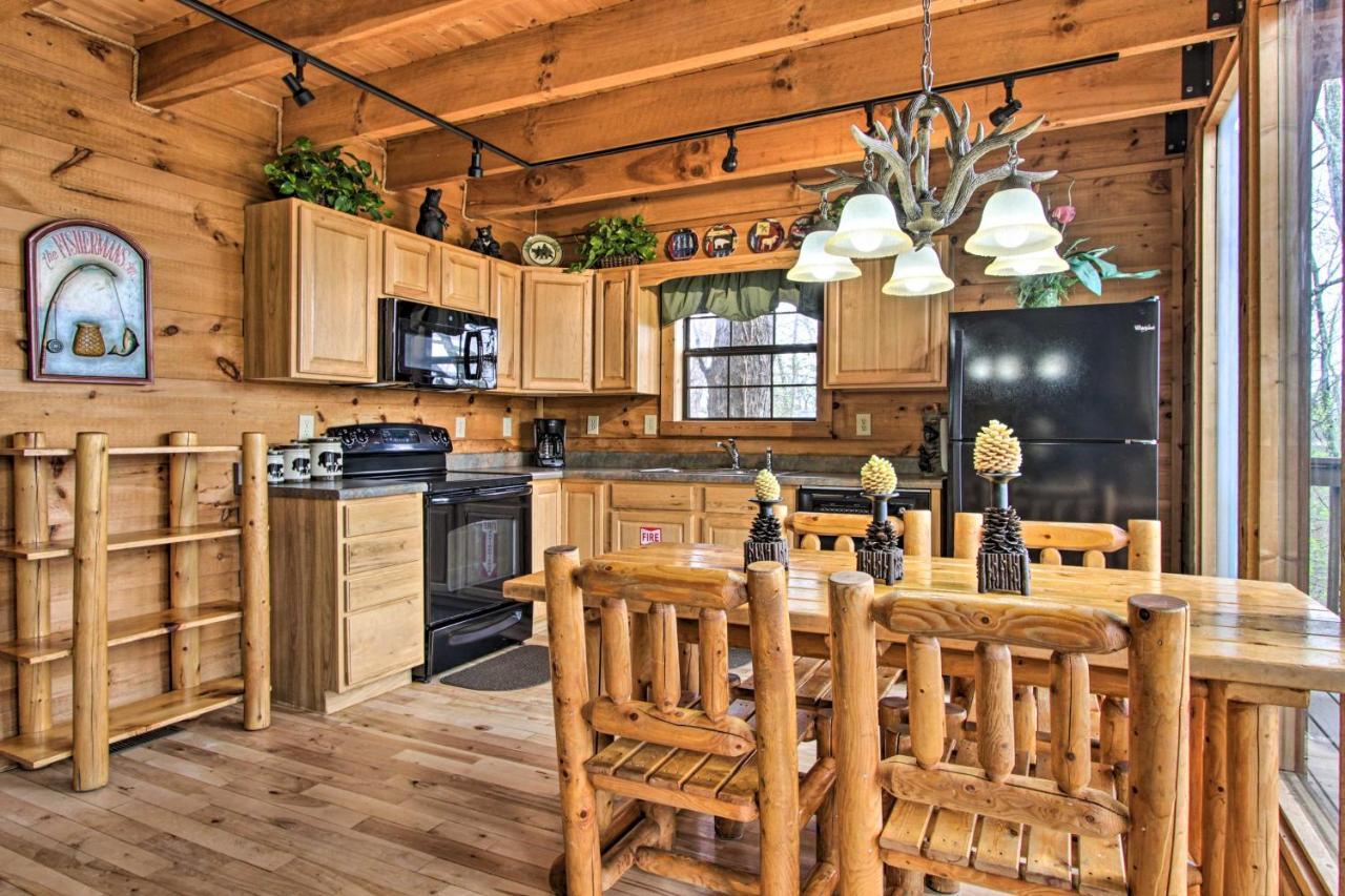 Sevierville Sanctuary Hot Tub, Pool Table And Deck! المظهر الخارجي الصورة