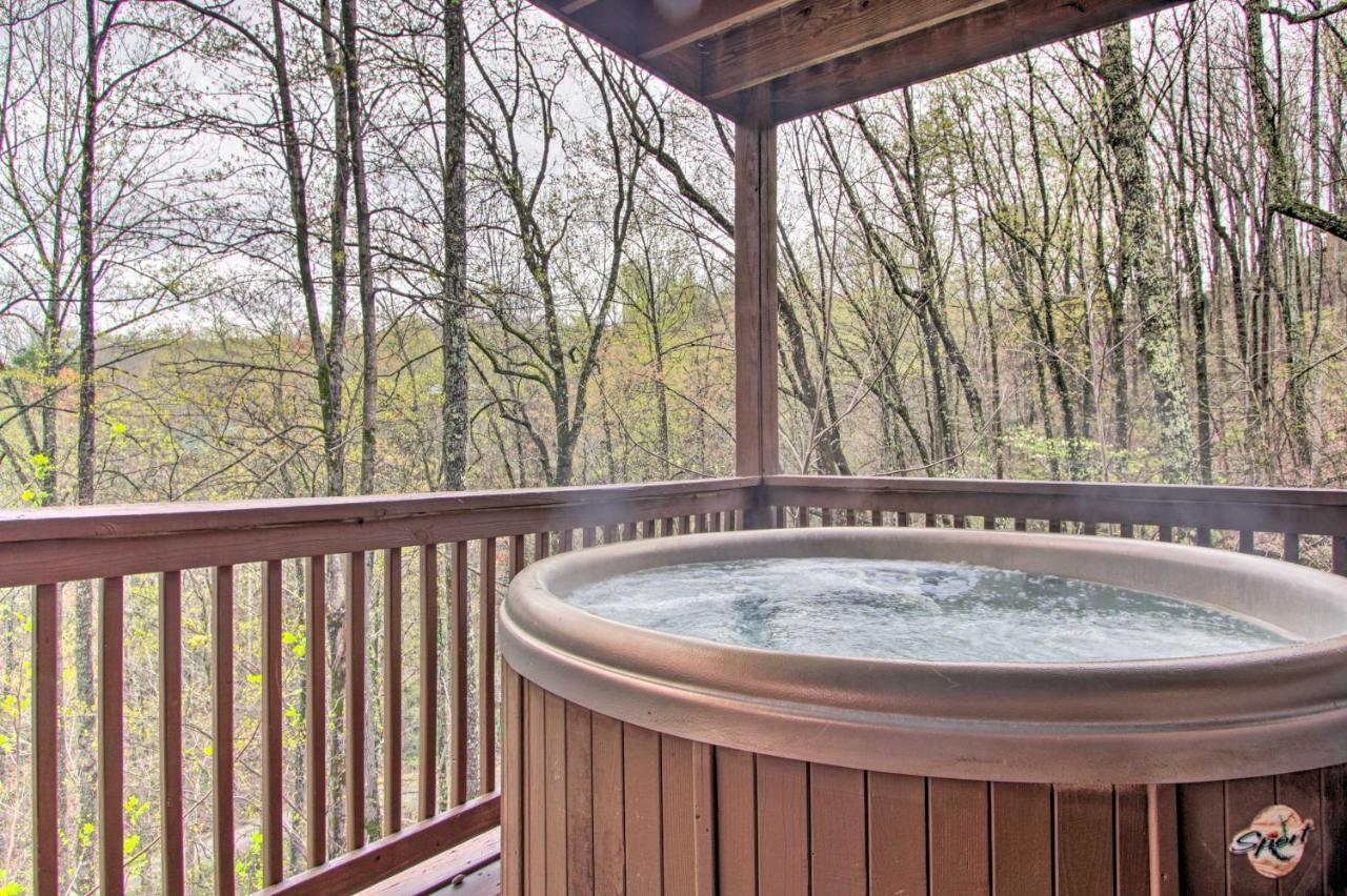 Sevierville Sanctuary Hot Tub, Pool Table And Deck! المظهر الخارجي الصورة