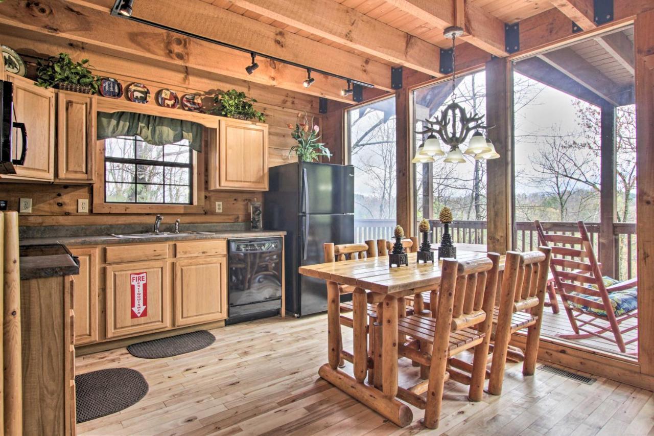 Sevierville Sanctuary Hot Tub, Pool Table And Deck! المظهر الخارجي الصورة