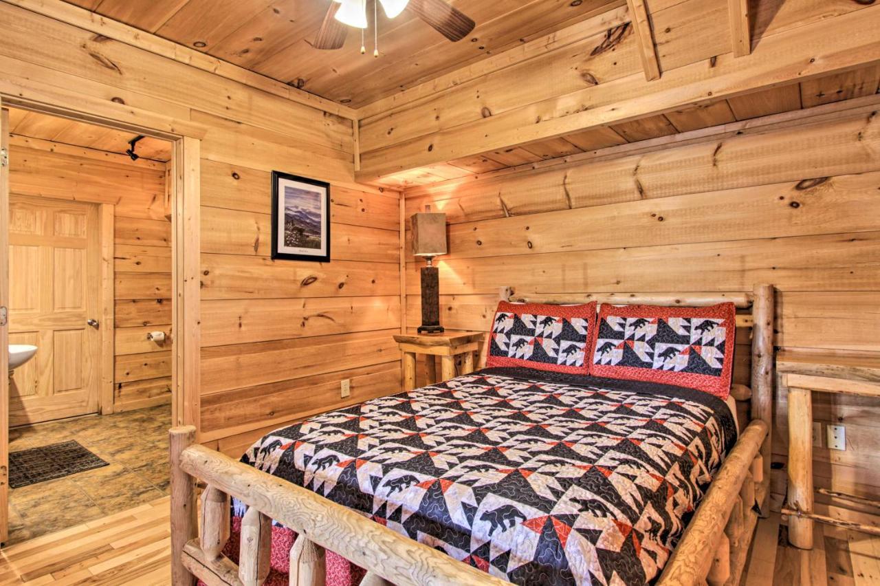 Sevierville Sanctuary Hot Tub, Pool Table And Deck! المظهر الخارجي الصورة