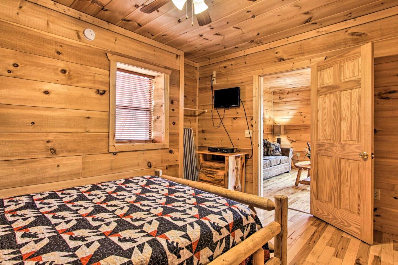 Sevierville Sanctuary Hot Tub, Pool Table And Deck! المظهر الخارجي الصورة